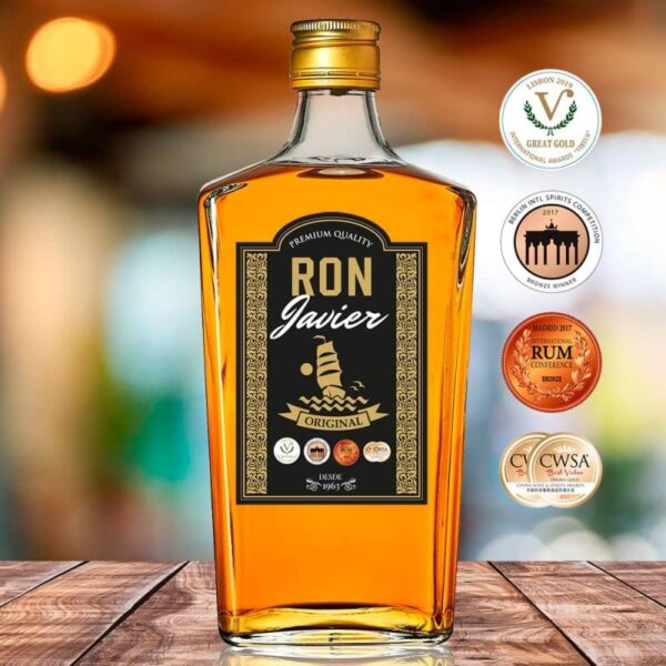 Caja Regalo Botella Ron Premium Personalizada - Imagen 2