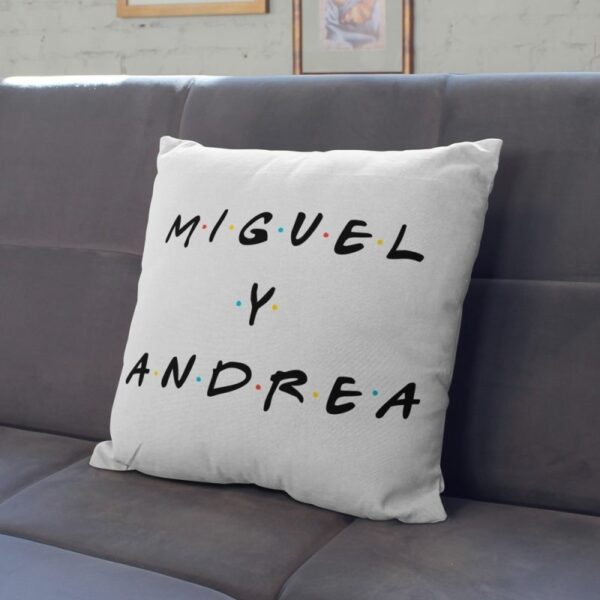 Cojín Personalizado con Nombres - Imagen 2