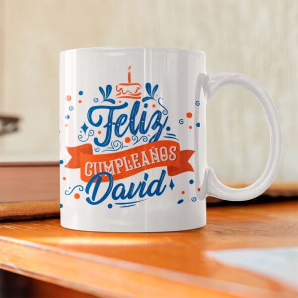 Taza personalizada con nombre Feliz Cumpleaños - Imagen 2